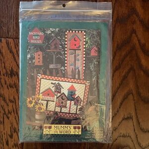Mumm's the Word Backyard Bird Houses Quilt Pattern
X +1